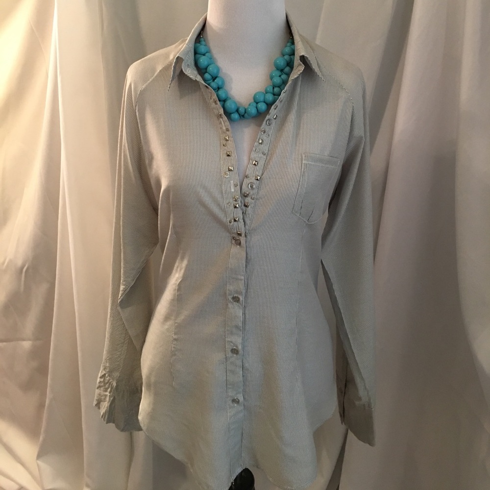 Long sleeve button up shirt