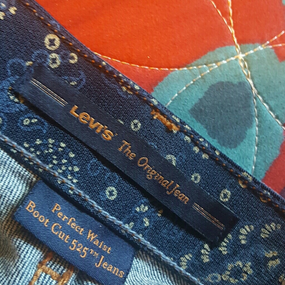 Levi's - Picture 2 of 3
