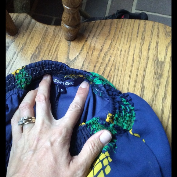 Silky shorts - Picture 2 of 2