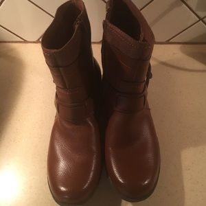 Clarks Brown riding Boots size 8.5