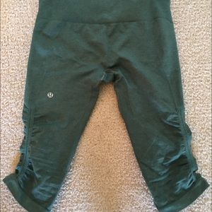 Lululemon green crops