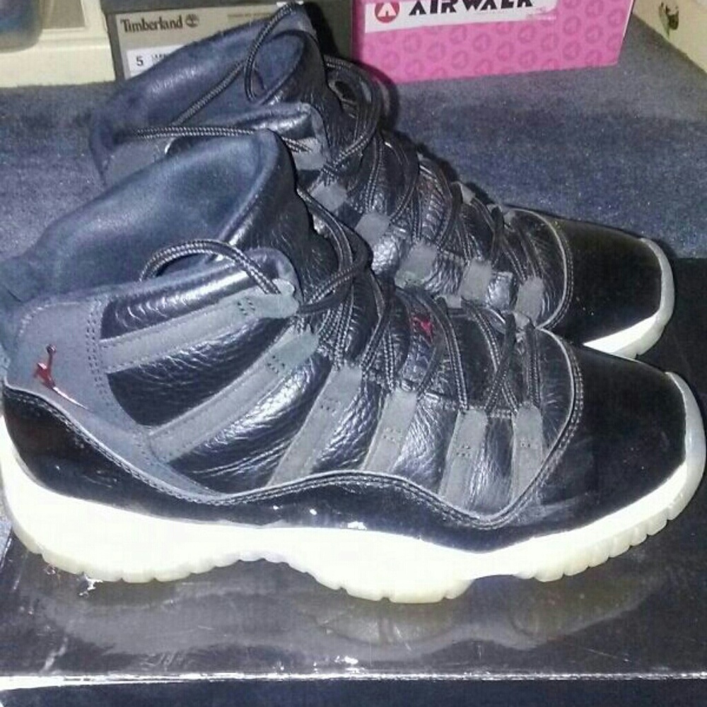 Air jordan 11s (72-10s)