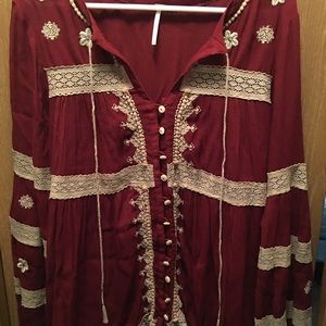 Maroon flower button up top!