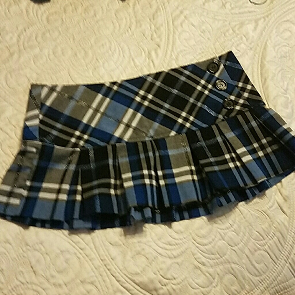Plead skirt