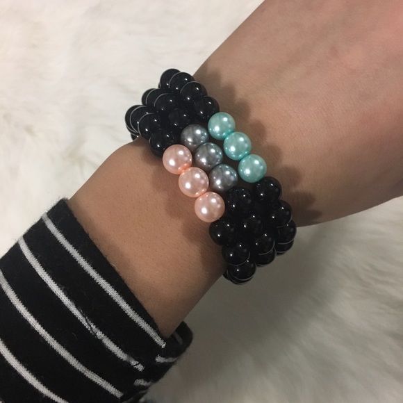Jewelry - 🎉HP🎉 Handmade 3pc pearl set