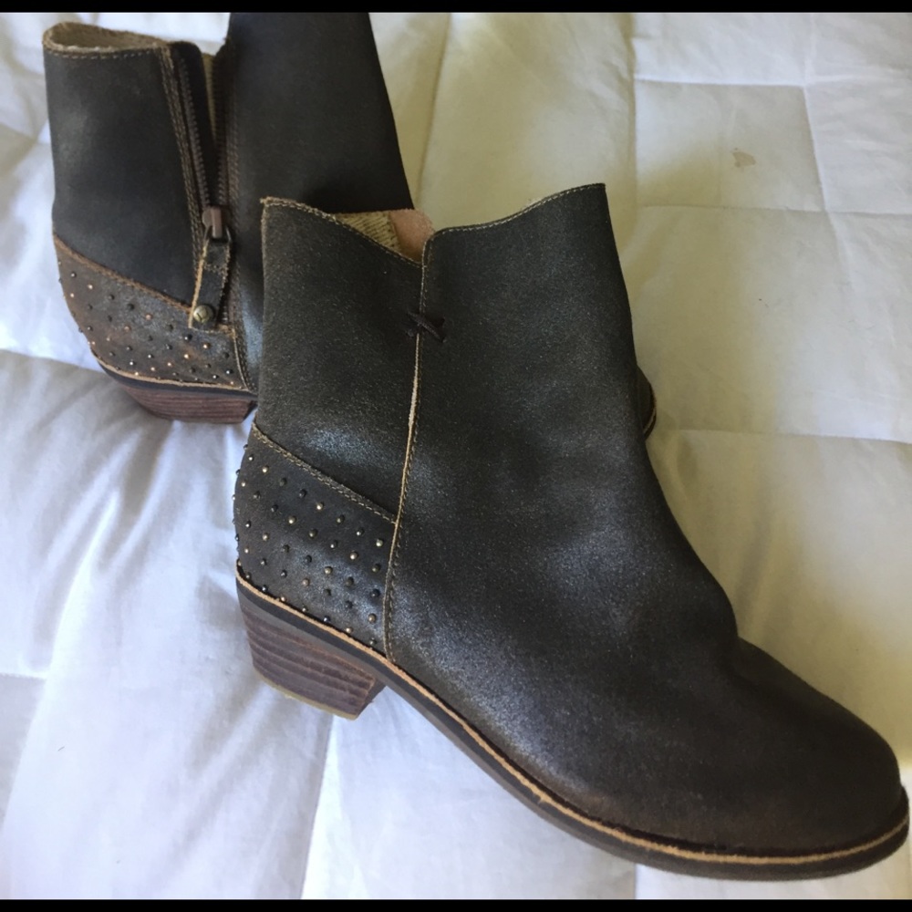 Super comfortable Reef Ankle Boots