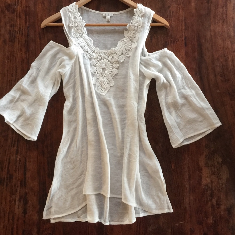 Long, tunic. Bell-sleeve, cold shoulder, cut out M