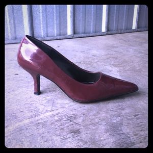 Rampage burgundy Low heel pumps size 7