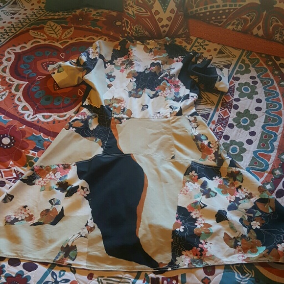 Dress - Picture 2 of 2