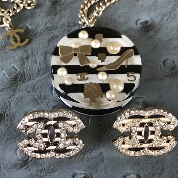 CHANEL Pendant necklace & earring set AUTHENTIC - Picture 2 of 8