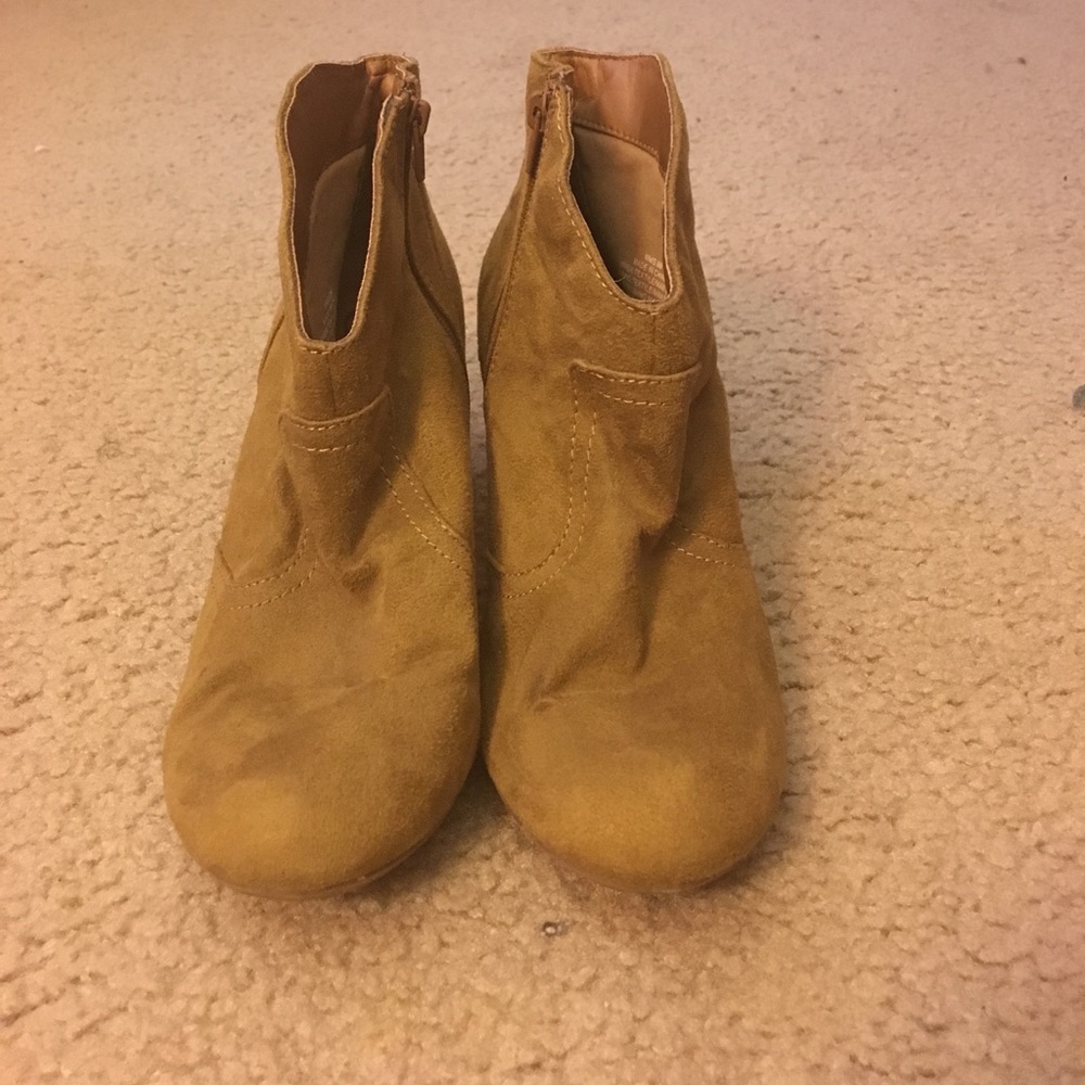 Cute Brown Bootie!