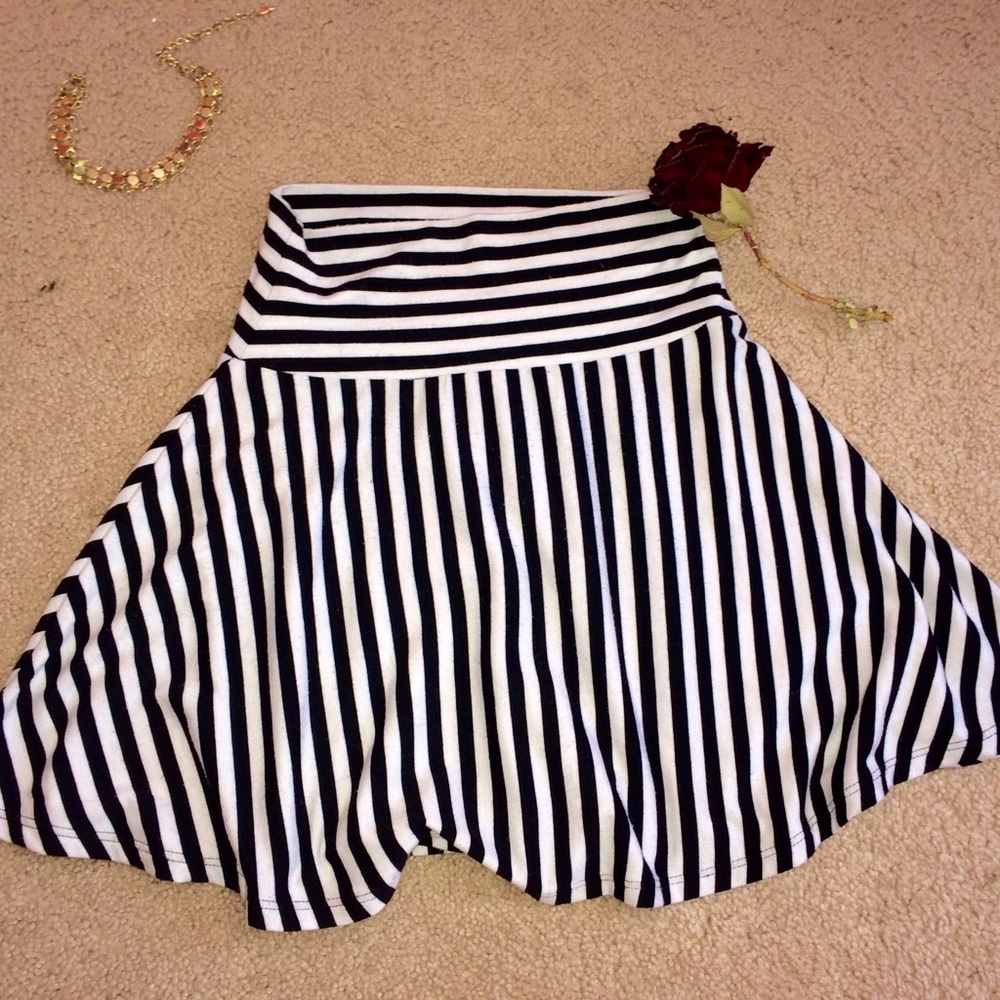 Forever 21  striped skirt