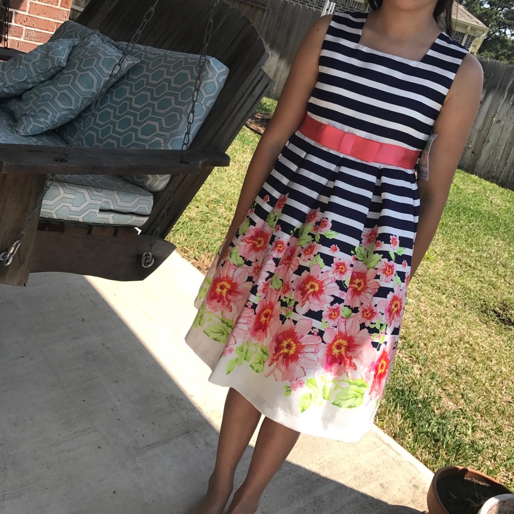 Girl's NWT floral dress 🌺