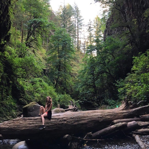 🌙 Meet your posheR ✨💫 - Picture 2 of 7