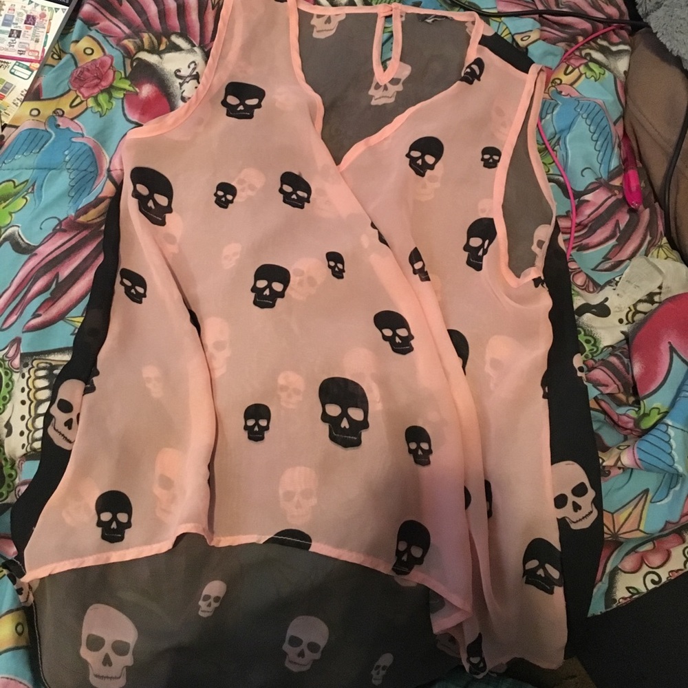 Sheer high low skull shirt
