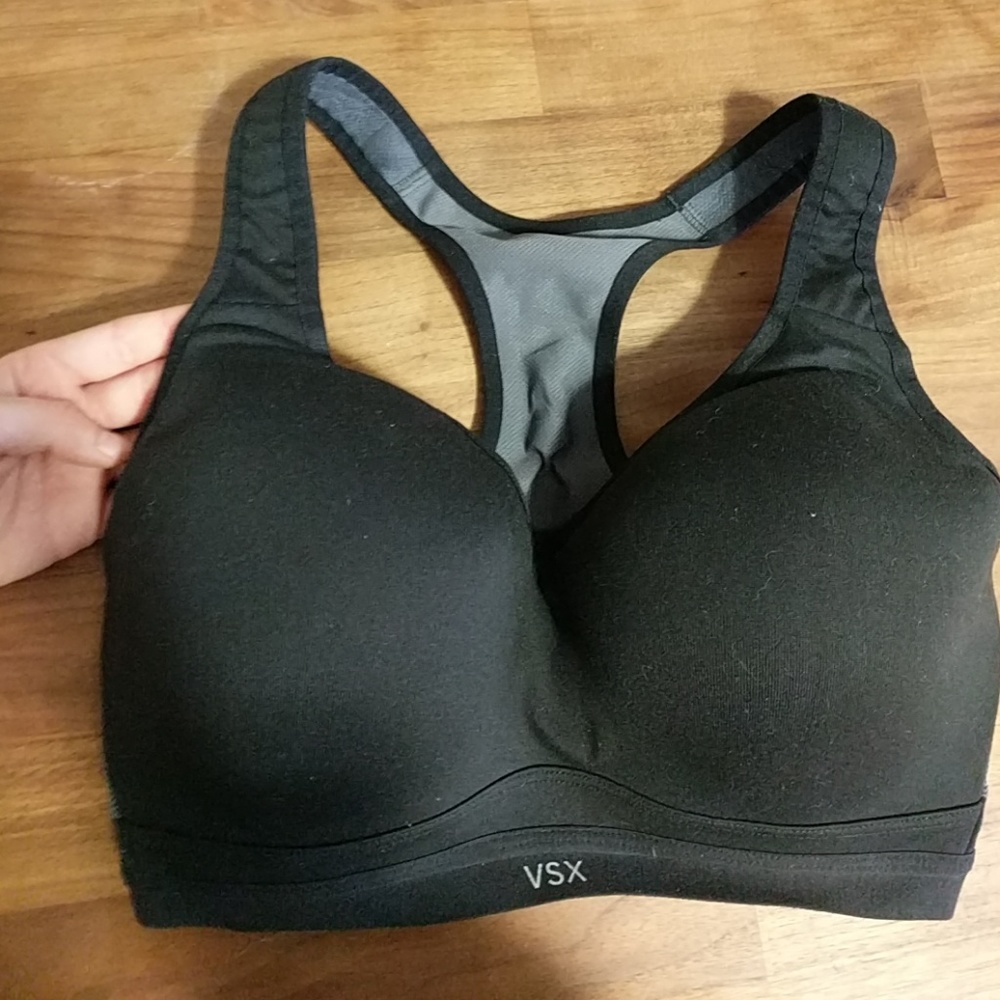 Victoria secret 32DDD sports bra