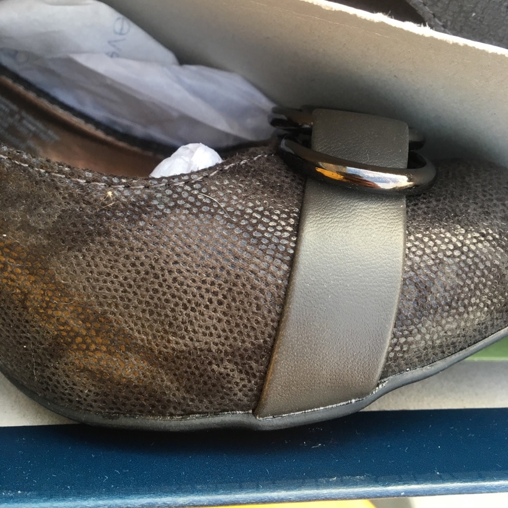 New Kelsey Grey Dress Pumps - Picture 7 of 7