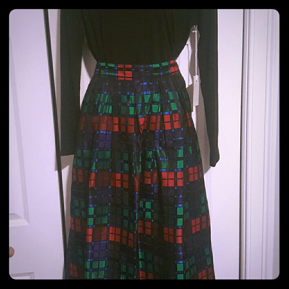 Multiple color midi lenght high waist skirt