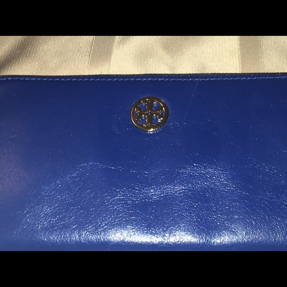 🔥Closet Closing!Tory Burch Continental Zip Wallet