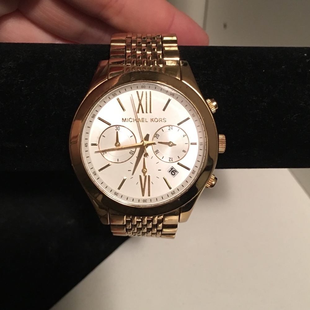 HOUR ONLY SALE! 🔥Gold Michael Kors Watch!🔥