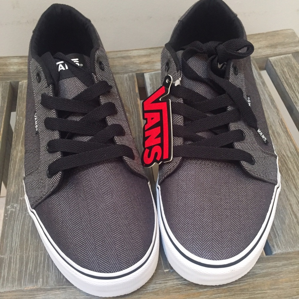 NWT Men's Vans size 10