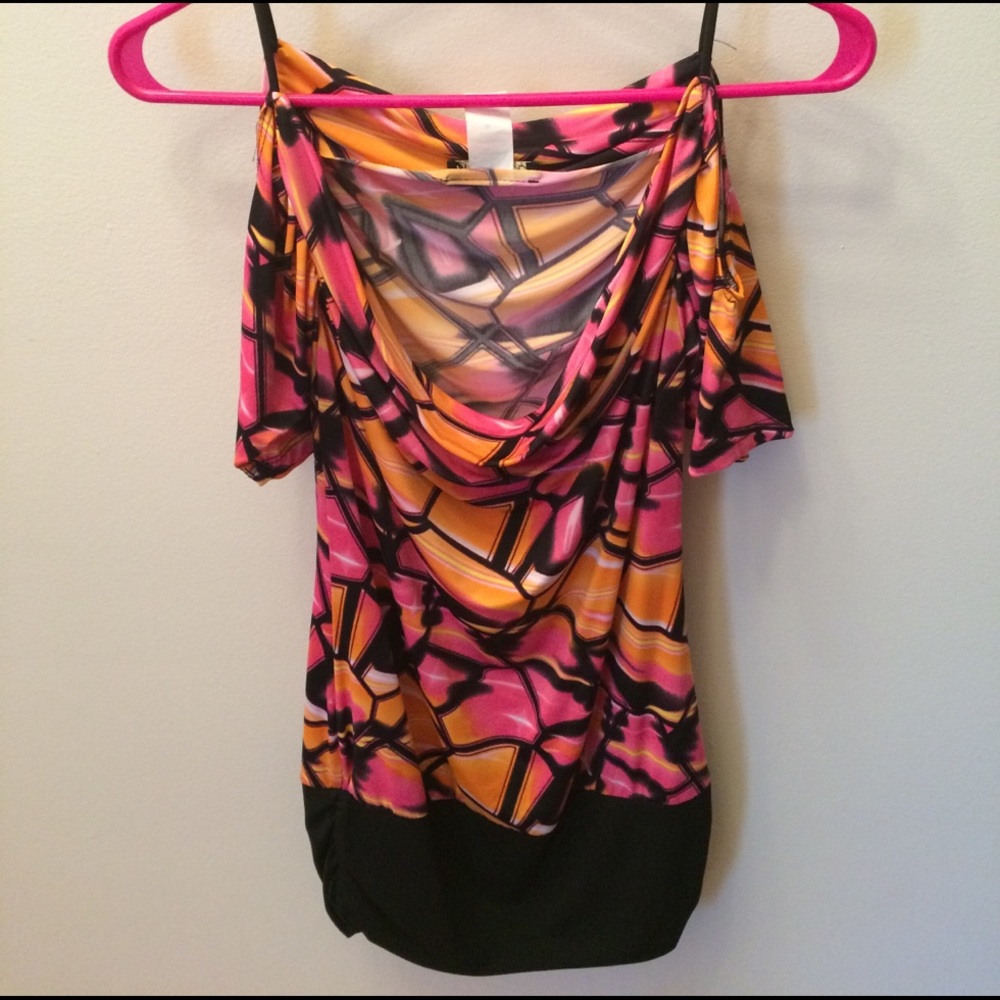 Blouse urban Vibe. size small