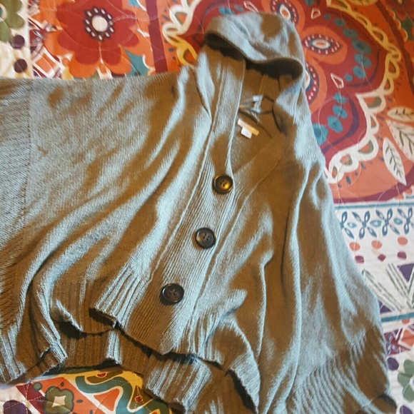 Poncho - Picture 2 of 2