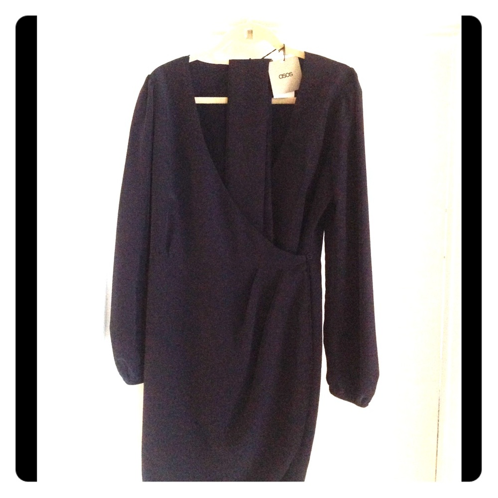Beautiful flatter dress navy blue belt- day/night