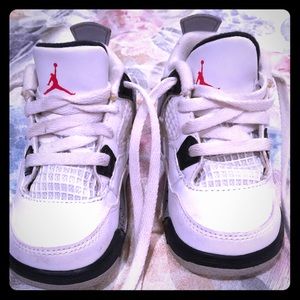 Nike baby/toddler Air Jordan Sneakers size 5 EUC