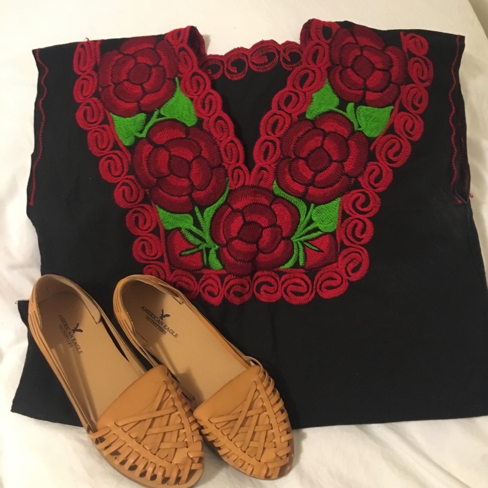 CUTE! American Eagle Huarache Style Sandals