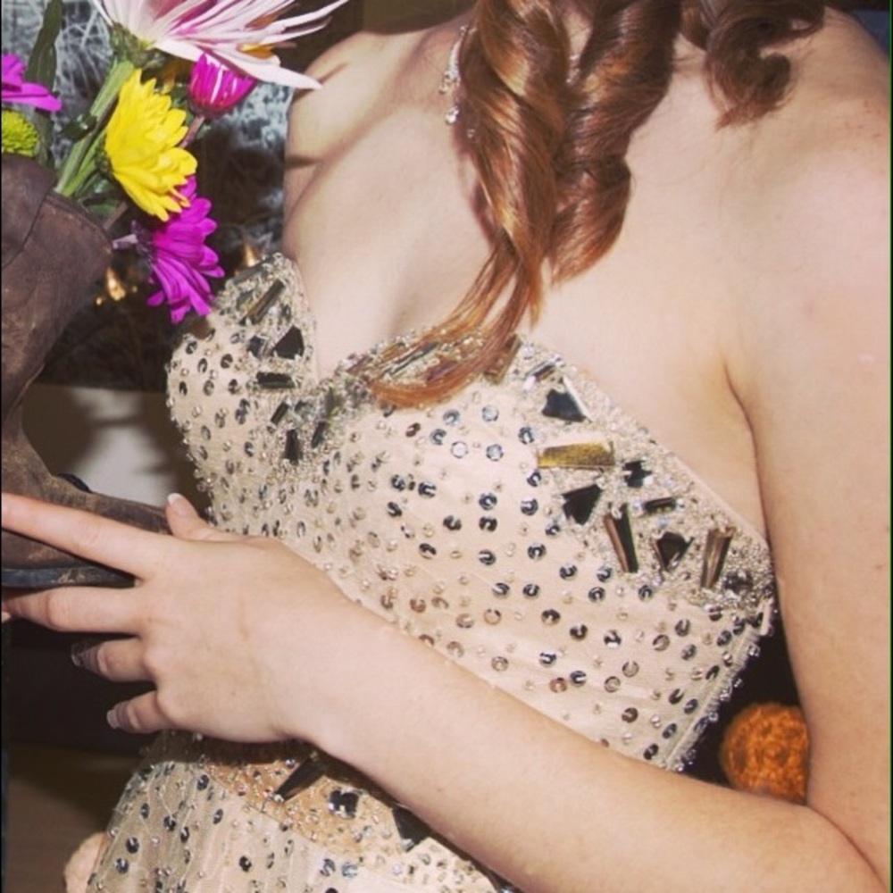 La Femme champagne prom dress - Picture 6 of 8