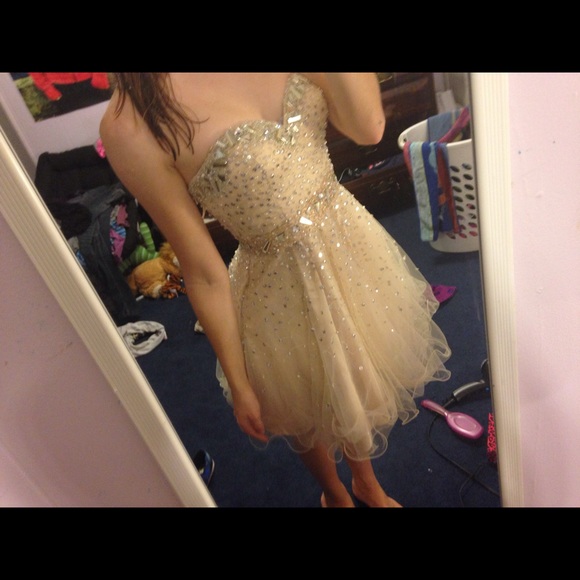 La Femme champagne prom dress - Picture 5 of 8