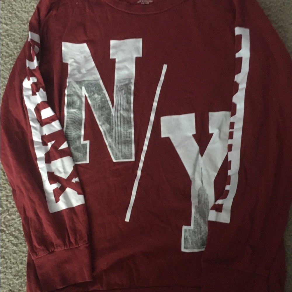 Clothes - Picture 2 of 4