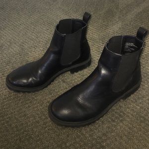 urban outfitters boots