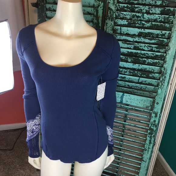 Free People Tops - 💥FLASH SALE💥Free People Bandana Cuffed Thermal
