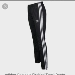 Looking for  joggers( gray or black)