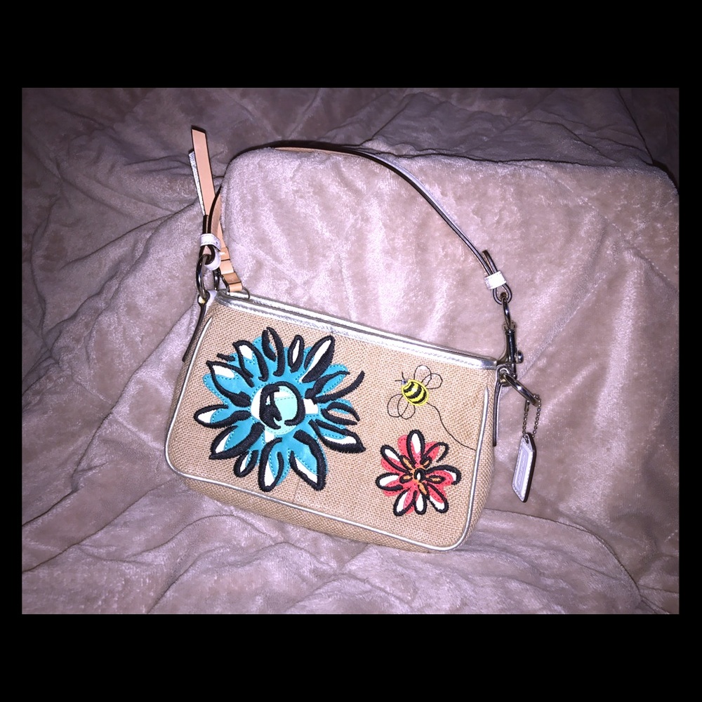 Bumble Bee Straw Motif purse Style no. 8672 coach
