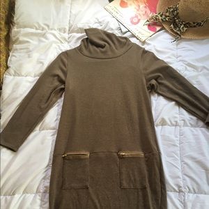 Brown long sleeves dress