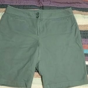 Olive Ann Taylor bermuda shorts