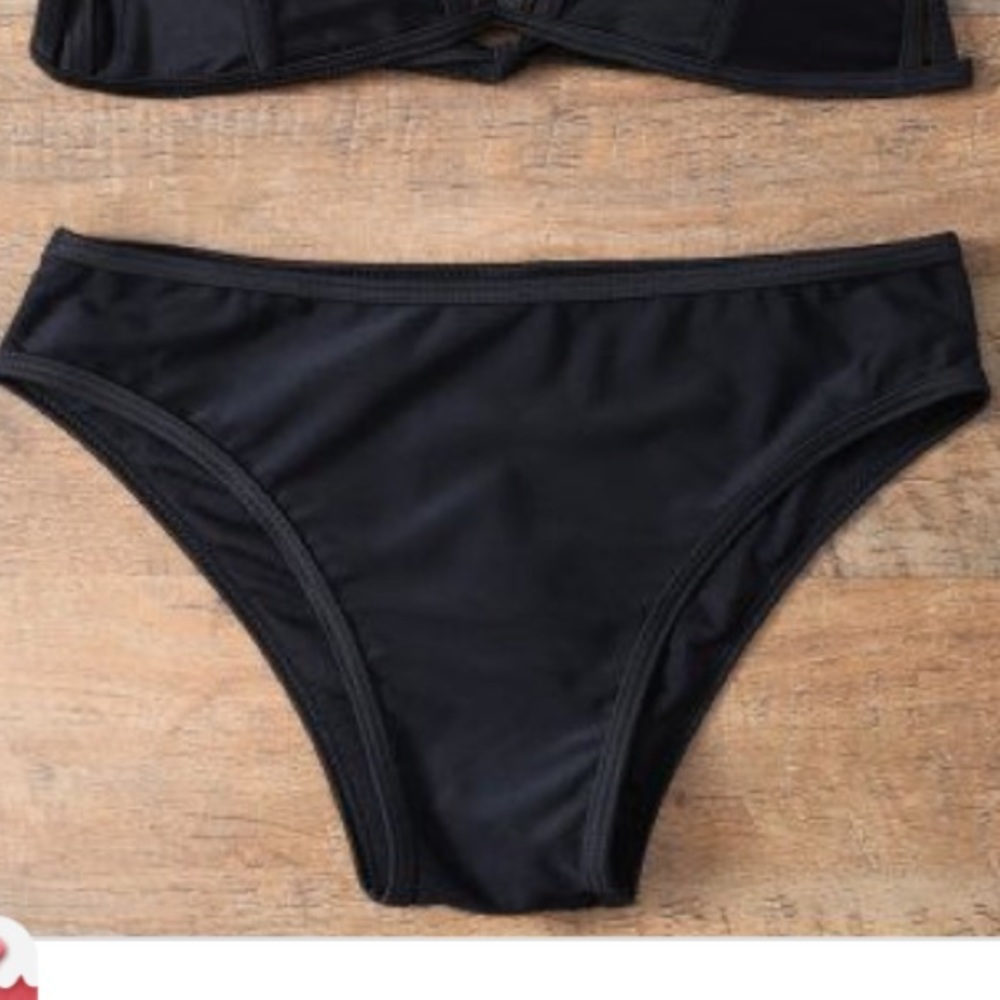 Black cheeky bikini bottoms