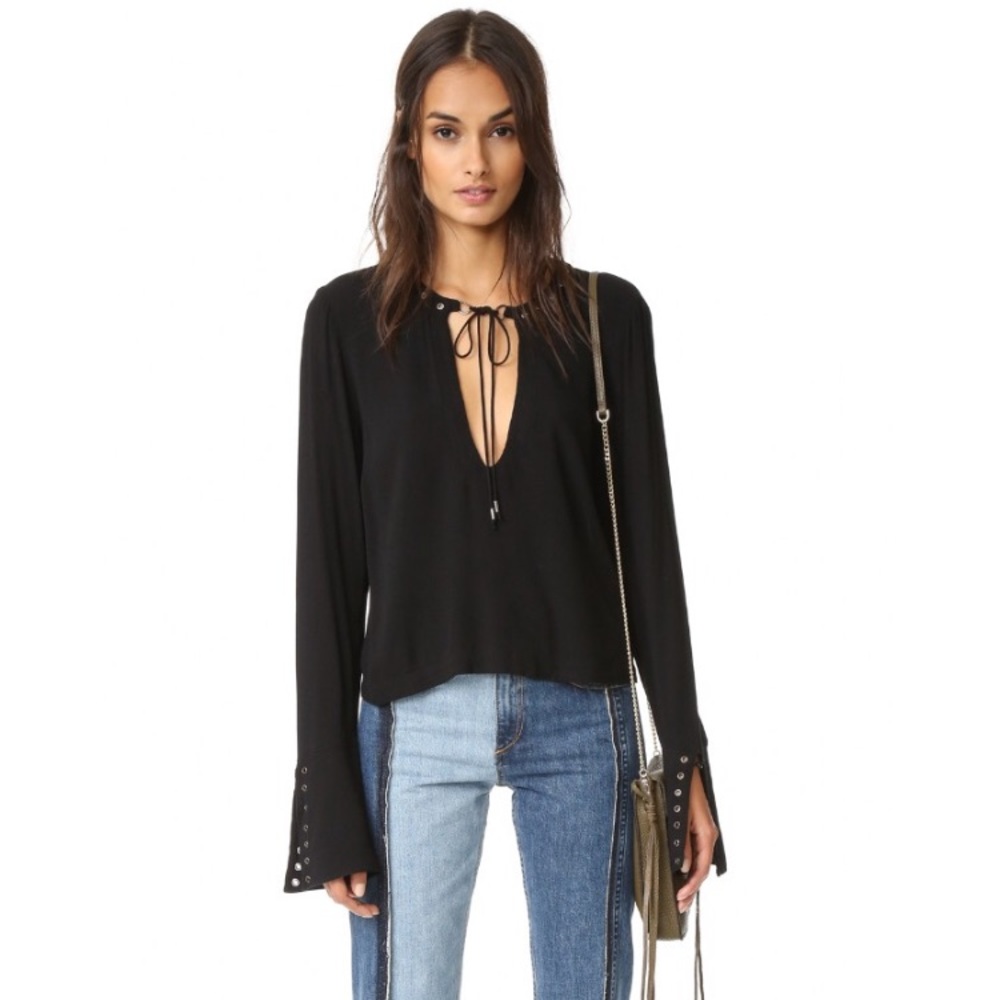 SOLD Jump to the beat grommet-detail top black XS