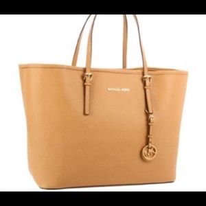 ❗️‼️Micheal Kors Purse❗️‼️