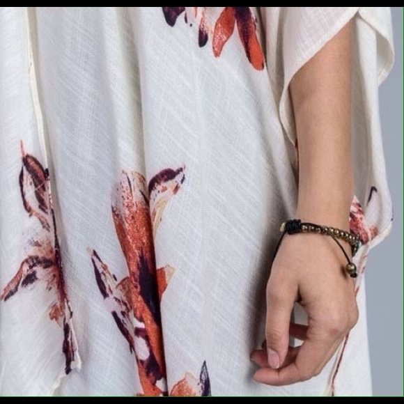 White Floral Cape Kimono - Picture 7 of 7