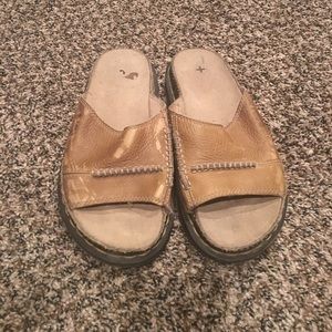 DR martens sandals