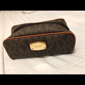 MICHAEL KORS  Logo Cosmetic Bag