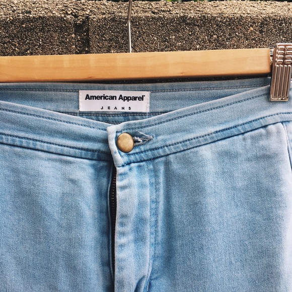 American Apparel • High-waisted Light Blue Jeans - Picture 2 of 4