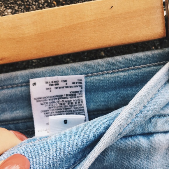 American Apparel • High-waisted Light Blue Jeans - Picture 3 of 4