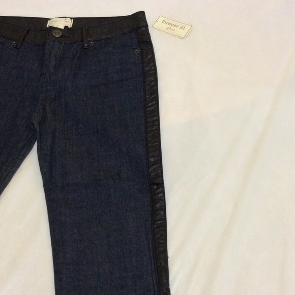 Forever 21 girls denim jeans - Picture 3 of 8