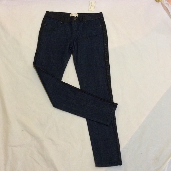 Forever 21 girls denim jeans - Picture 7 of 8