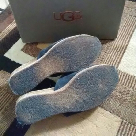 Uggs - Picture 3 of 4